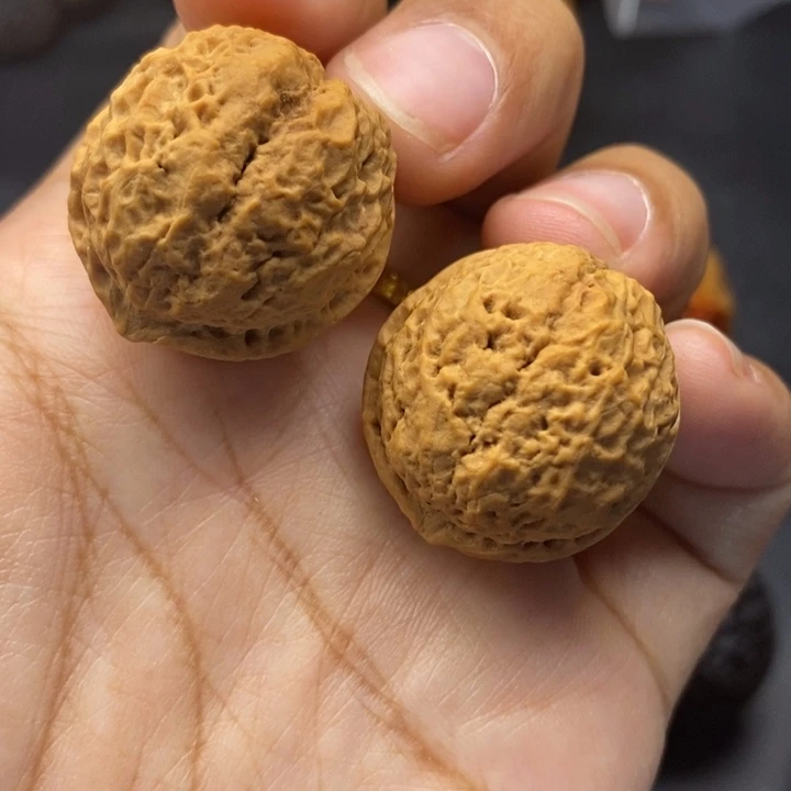 把件文玩核桃26尺鱼子球