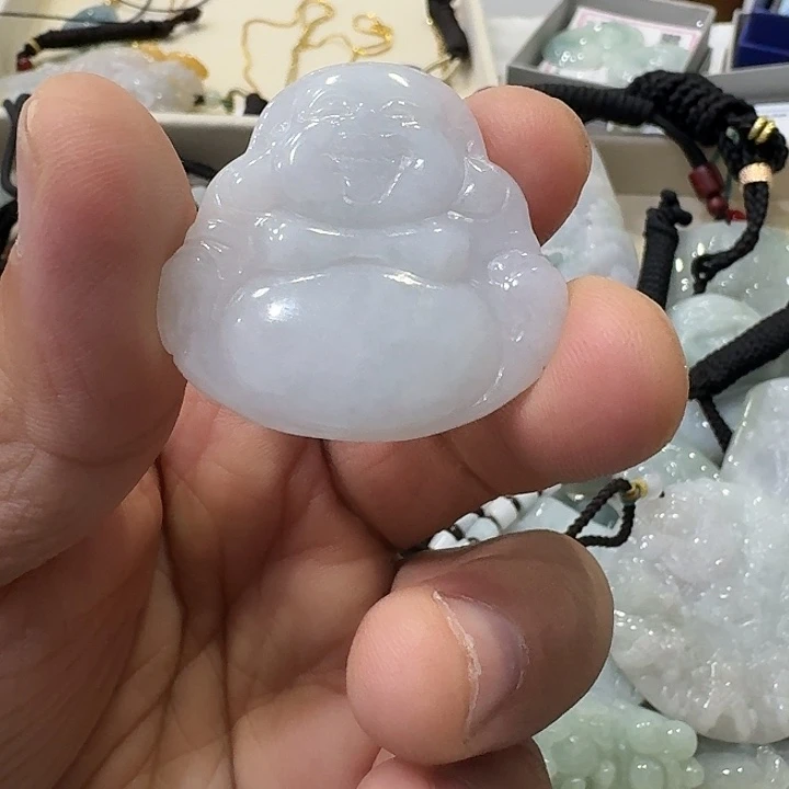 翡翠未镶嵌颈饰佛公