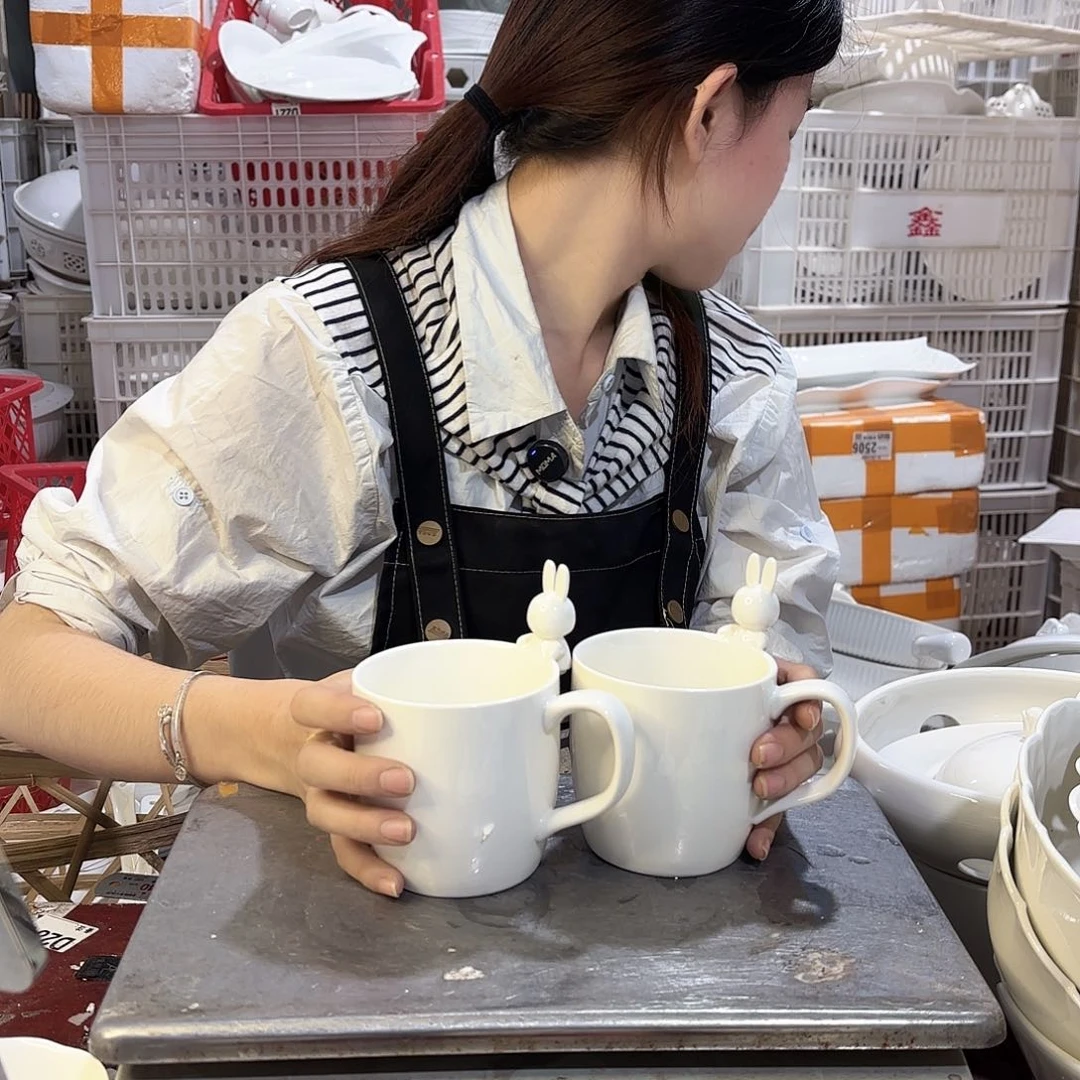 盘微瑕产品………兔子杯两个