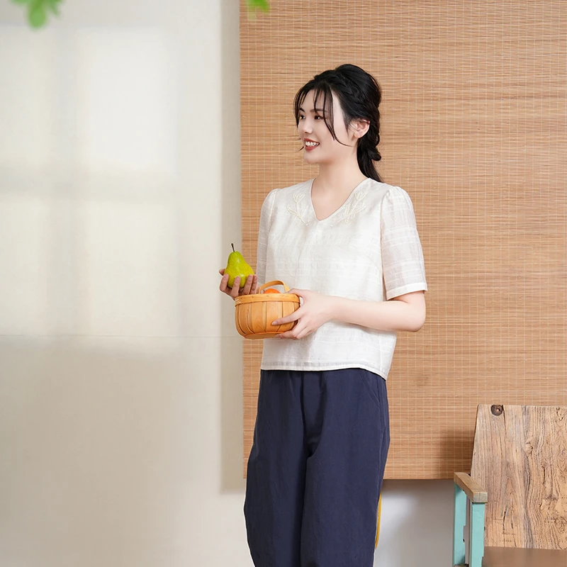 布符2025夏季蜜白V领珠绣H型宽松肌理感T恤女显瘦层次感MXDX10