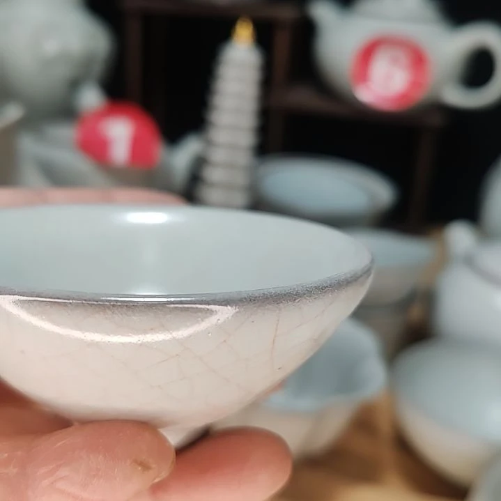 官瓷天青釉斗笠杯