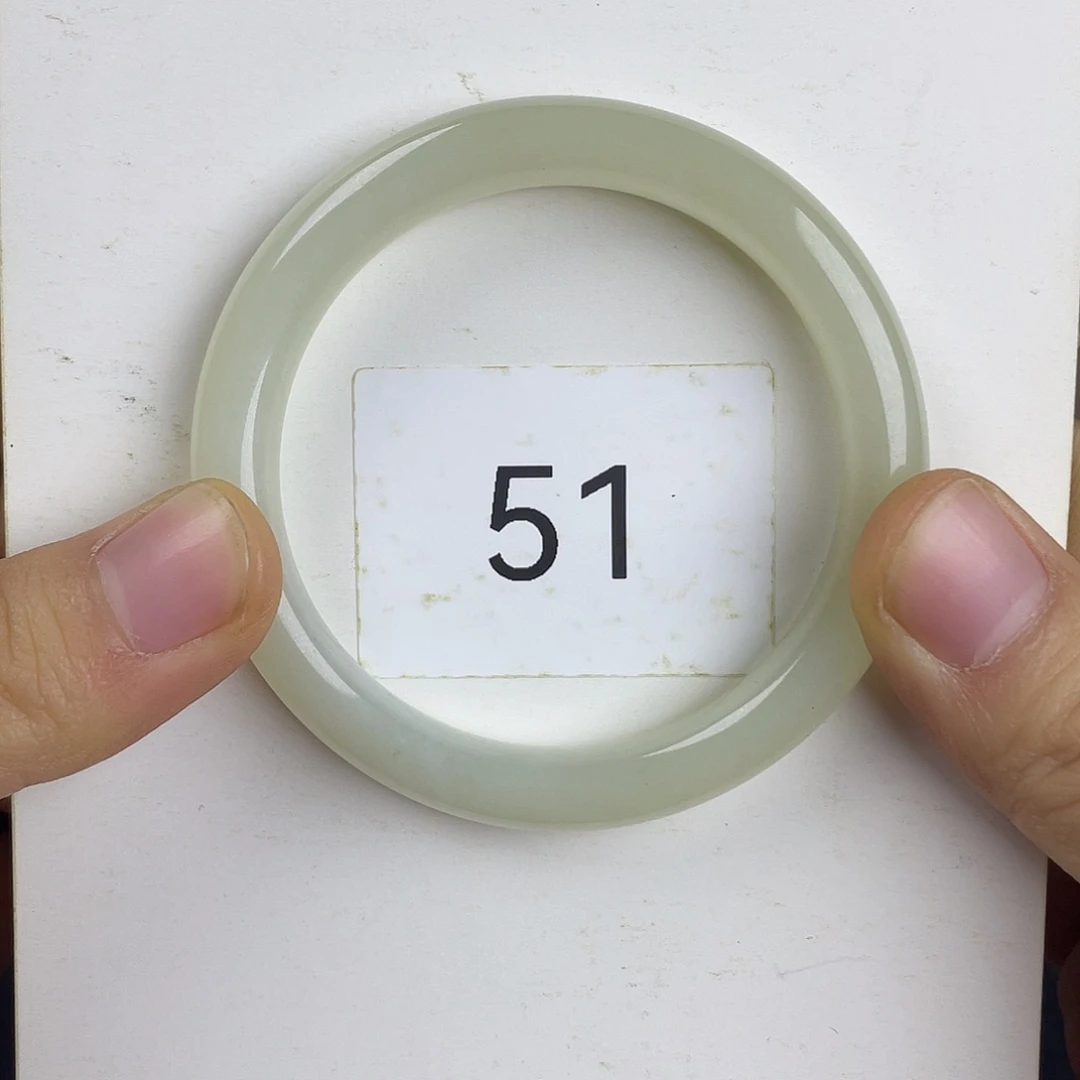 和田玉手镯未镶嵌不退不换