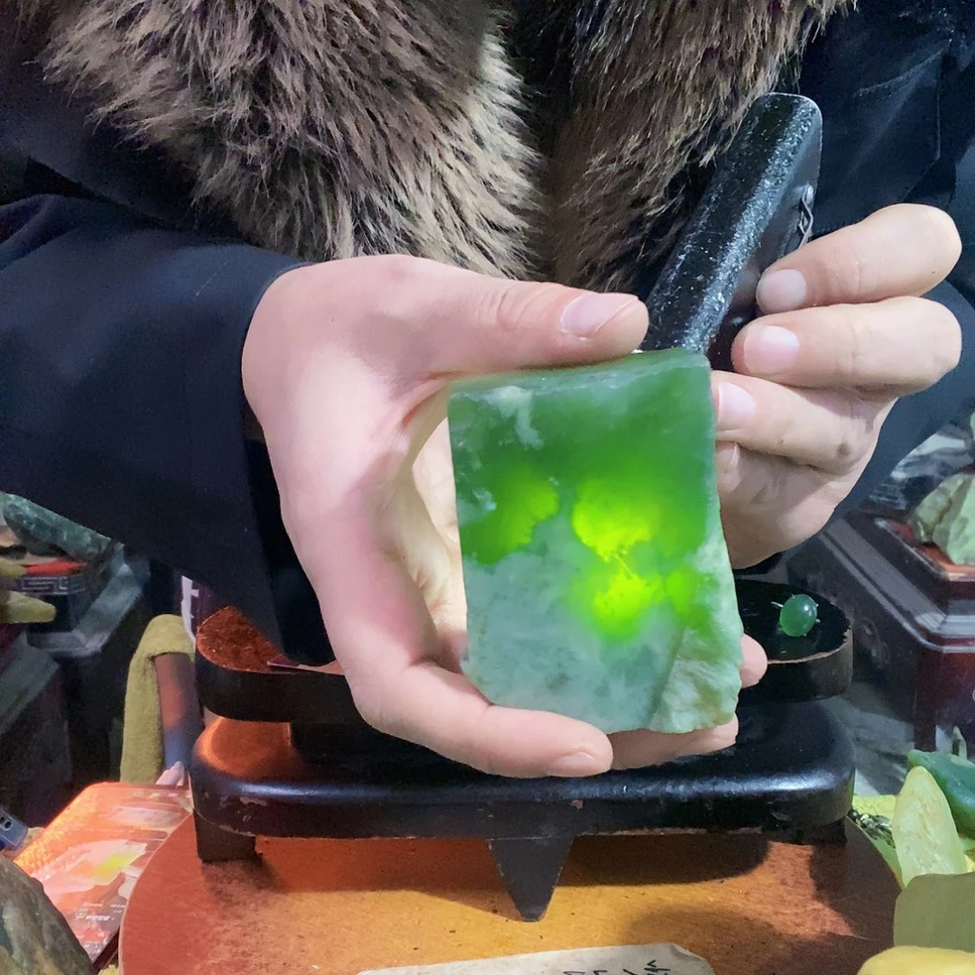 蛇纹石玉未镶嵌珠宝半成品