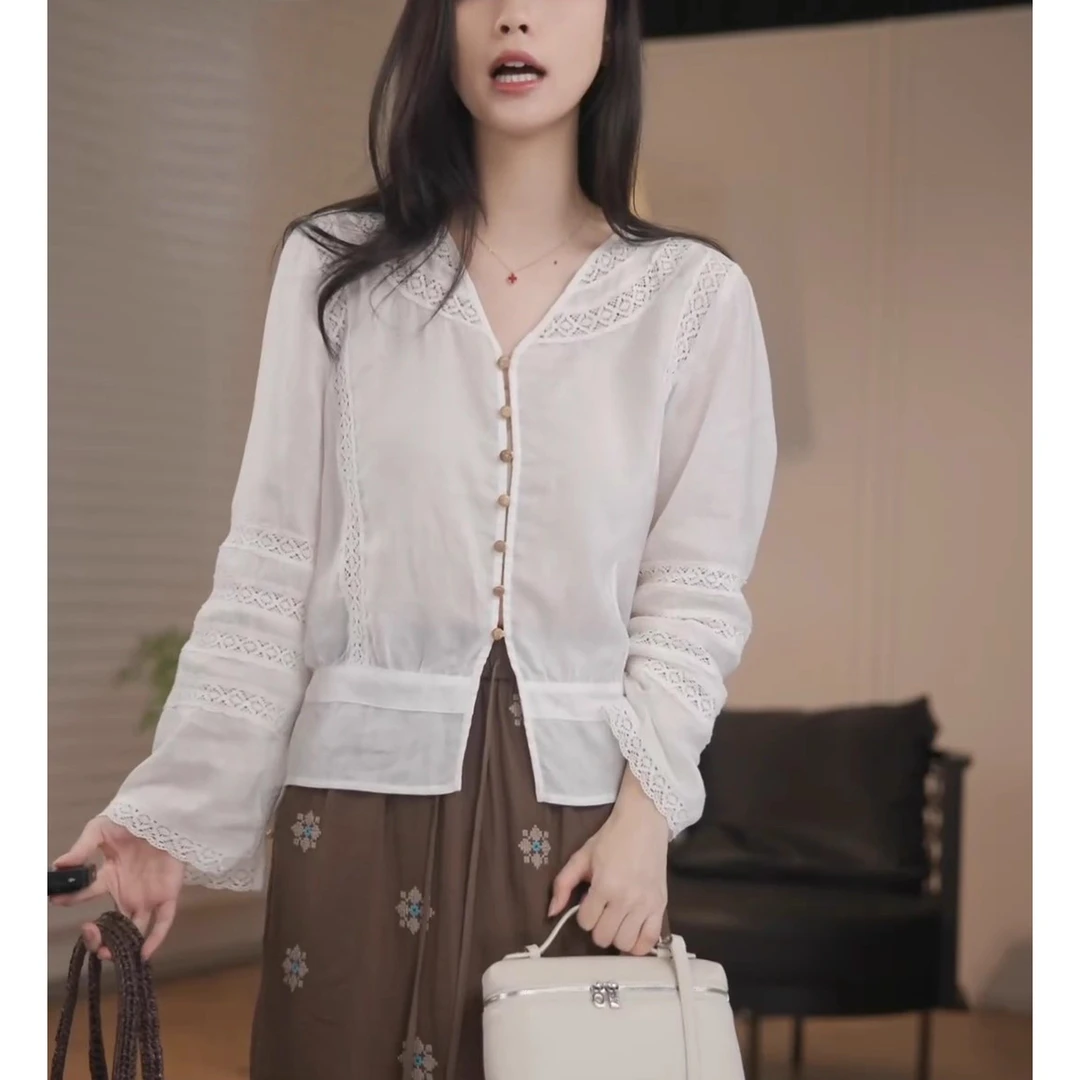 2025夏季新款宽松显瘦百搭通勤减龄上衣时尚法式长袖镂空蕾丝衫女