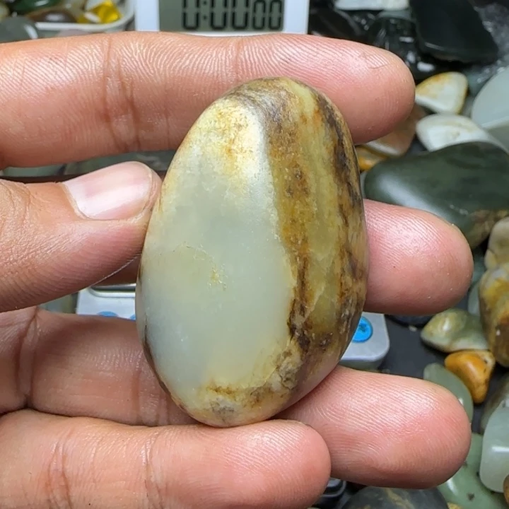 颈饰未镶嵌和田玉（子料）41