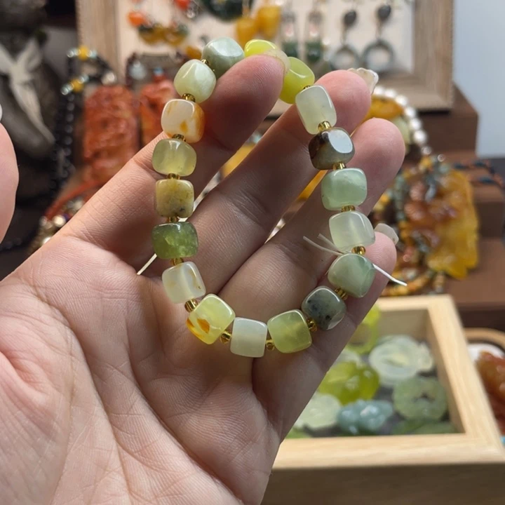 蛇纹石玉手串未镶嵌