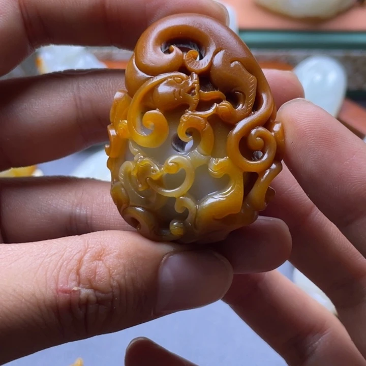 暁***鬼未镶嵌和田玉挂件