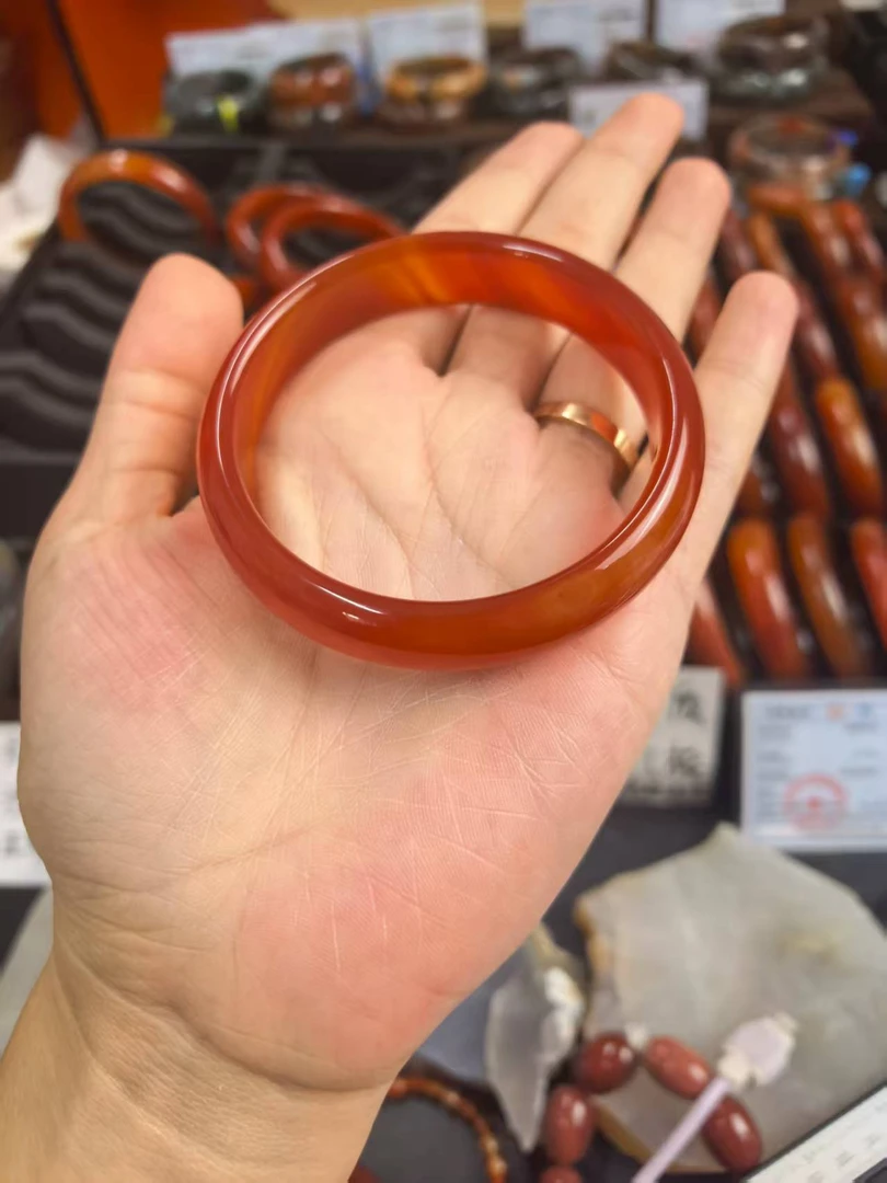 红油玛瑙手镯200