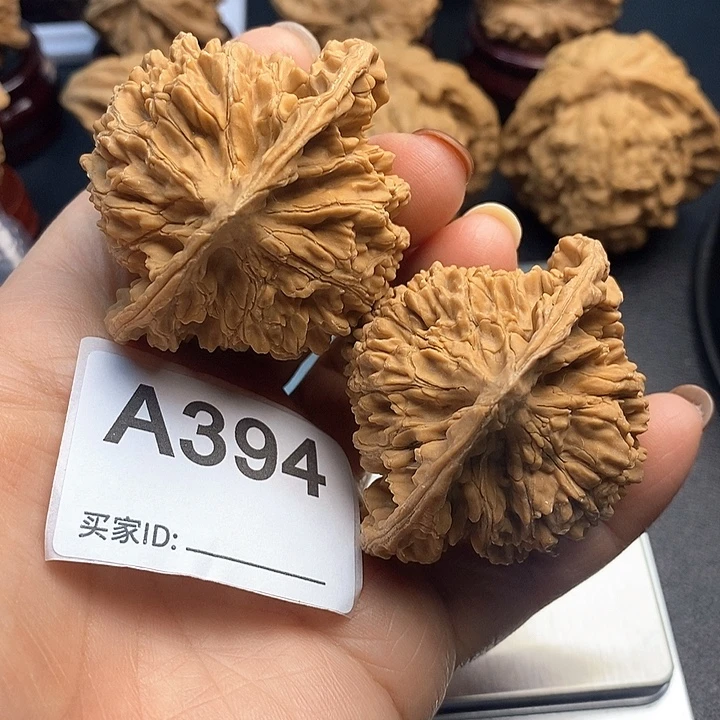 吊坠文玩核桃盘龙纹5.3