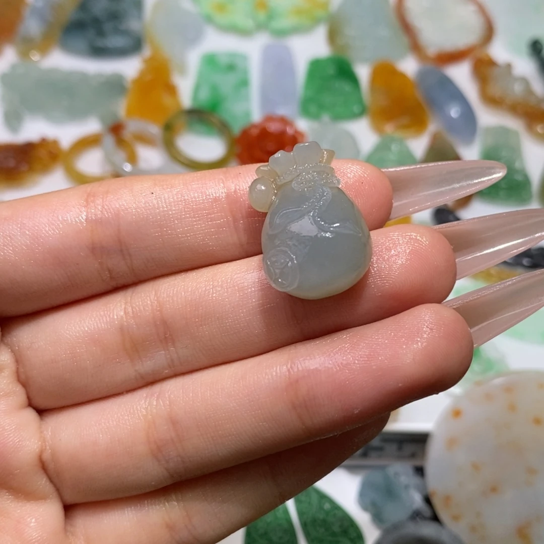 定制翡翠未镶嵌吊坠