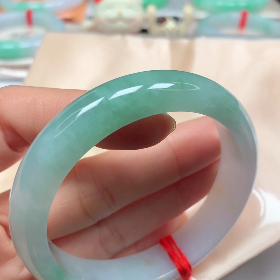 翡翠未镶嵌手镯冰胶半山水飘绿花5556