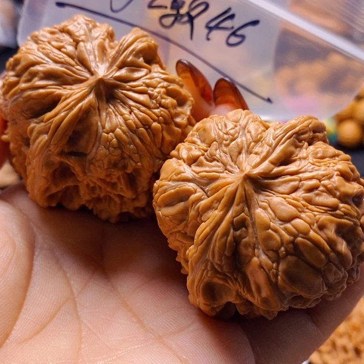 吊坠文玩核桃闷墩