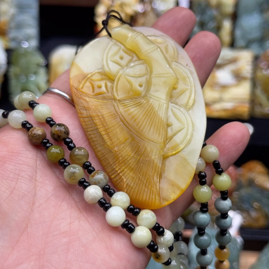 蛇纹石玉未镶嵌颈饰