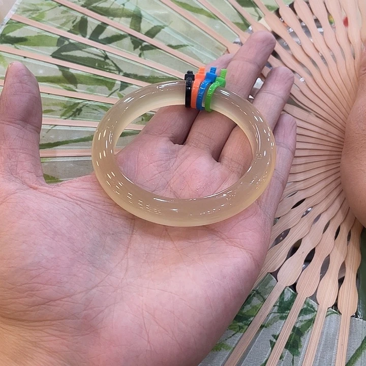 玛瑙/玉髓手镯未镶嵌青***~