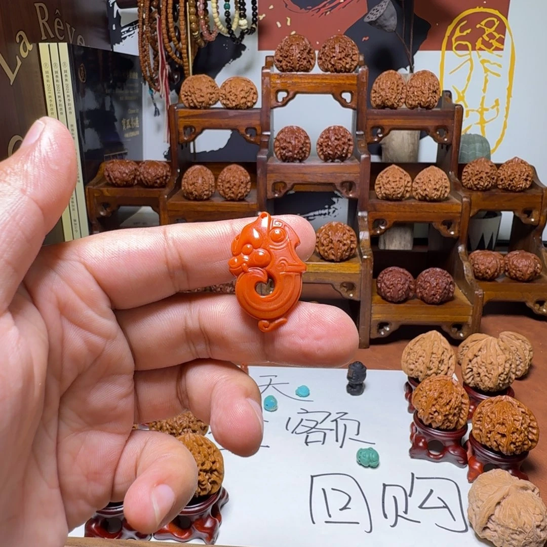 道哥俱乐部f南红雕刻吊坠