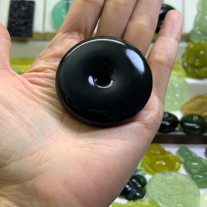 【闪购商品】未镶嵌蛇纹石玉颈饰温***暗