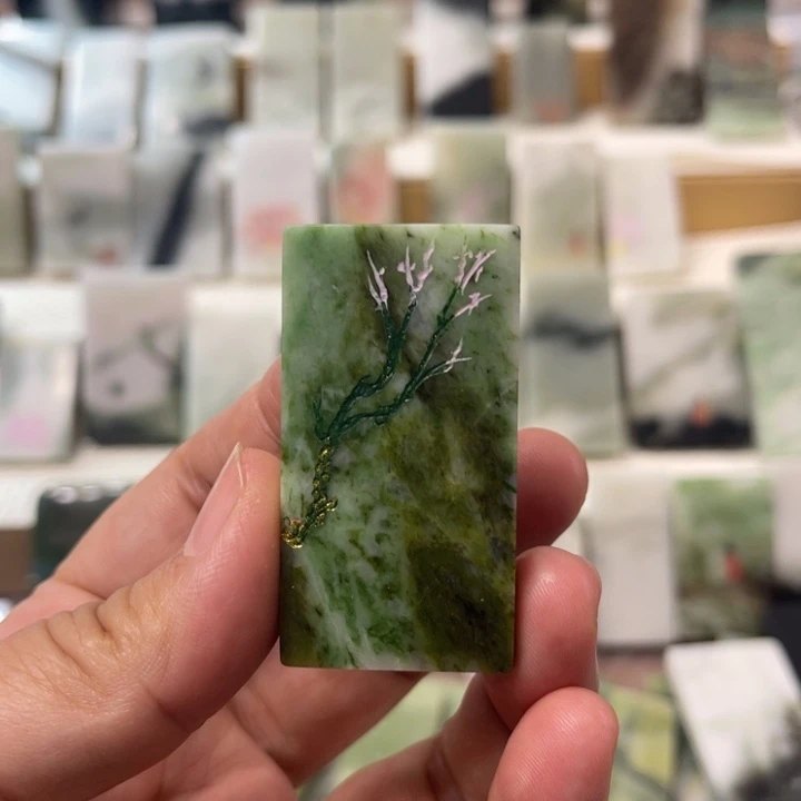 独山玉未镶嵌颈饰