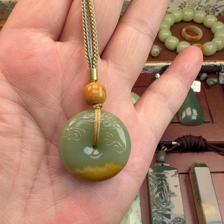 岫岩河磨玉（透闪石质玉）未镶嵌颈饰