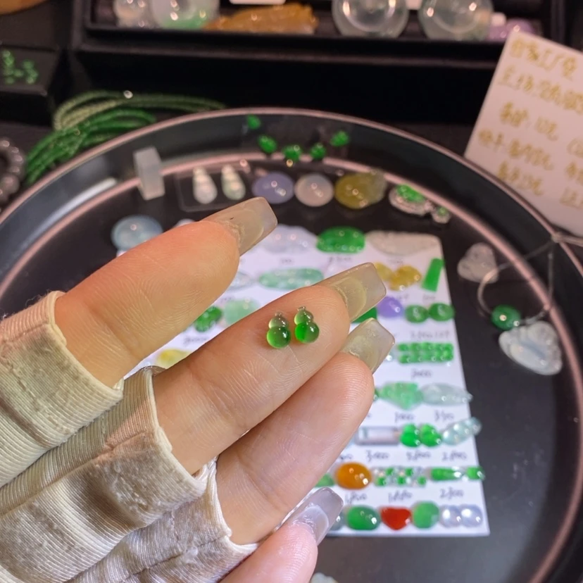 【闪购商品】翡翠挂件未镶嵌葫芦