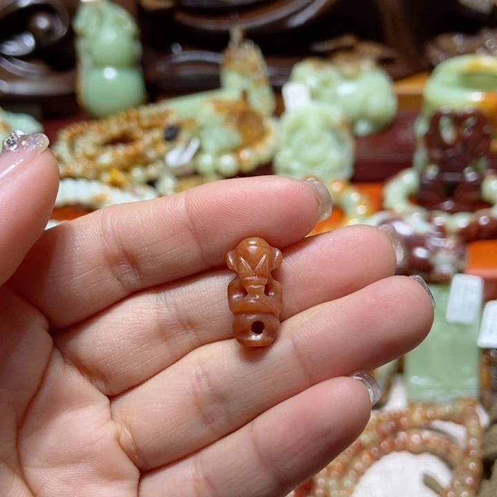 岫岩河磨玉（透闪石质玉）挂件未镶嵌孫***然