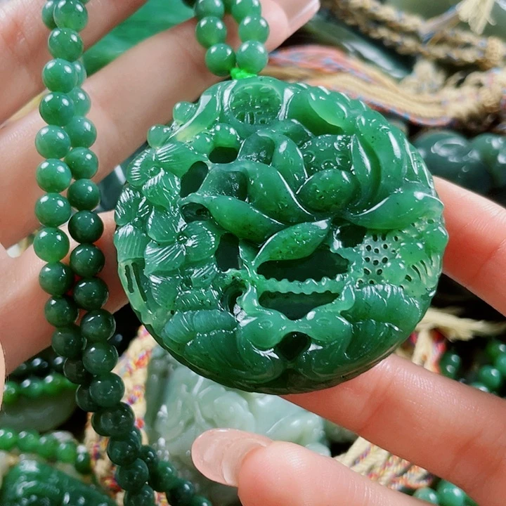 颈饰未镶嵌和田玉