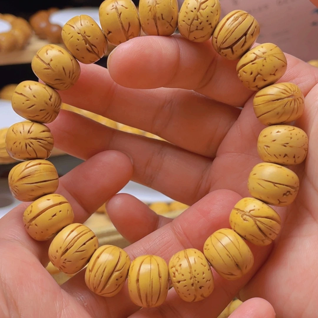 柳*雪桃核小轮胎奶油皮恒打粉丝福利