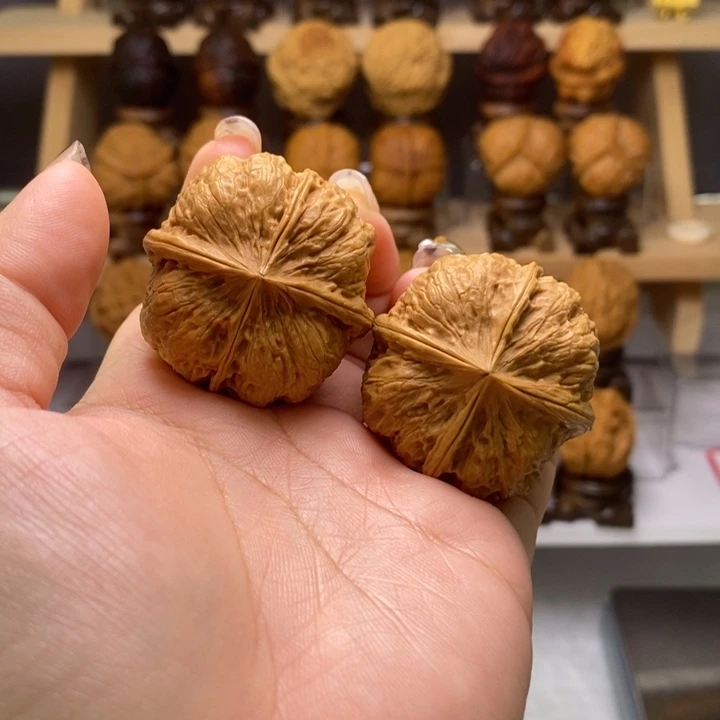 文玩核桃吊坠40连体四棱Y38