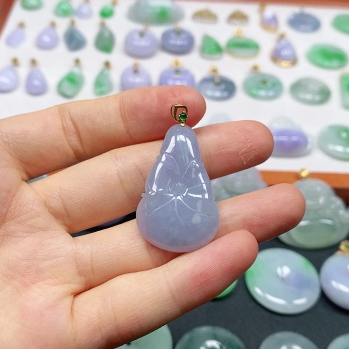 翡翠18K金镶嵌颈饰翡翠吊坠