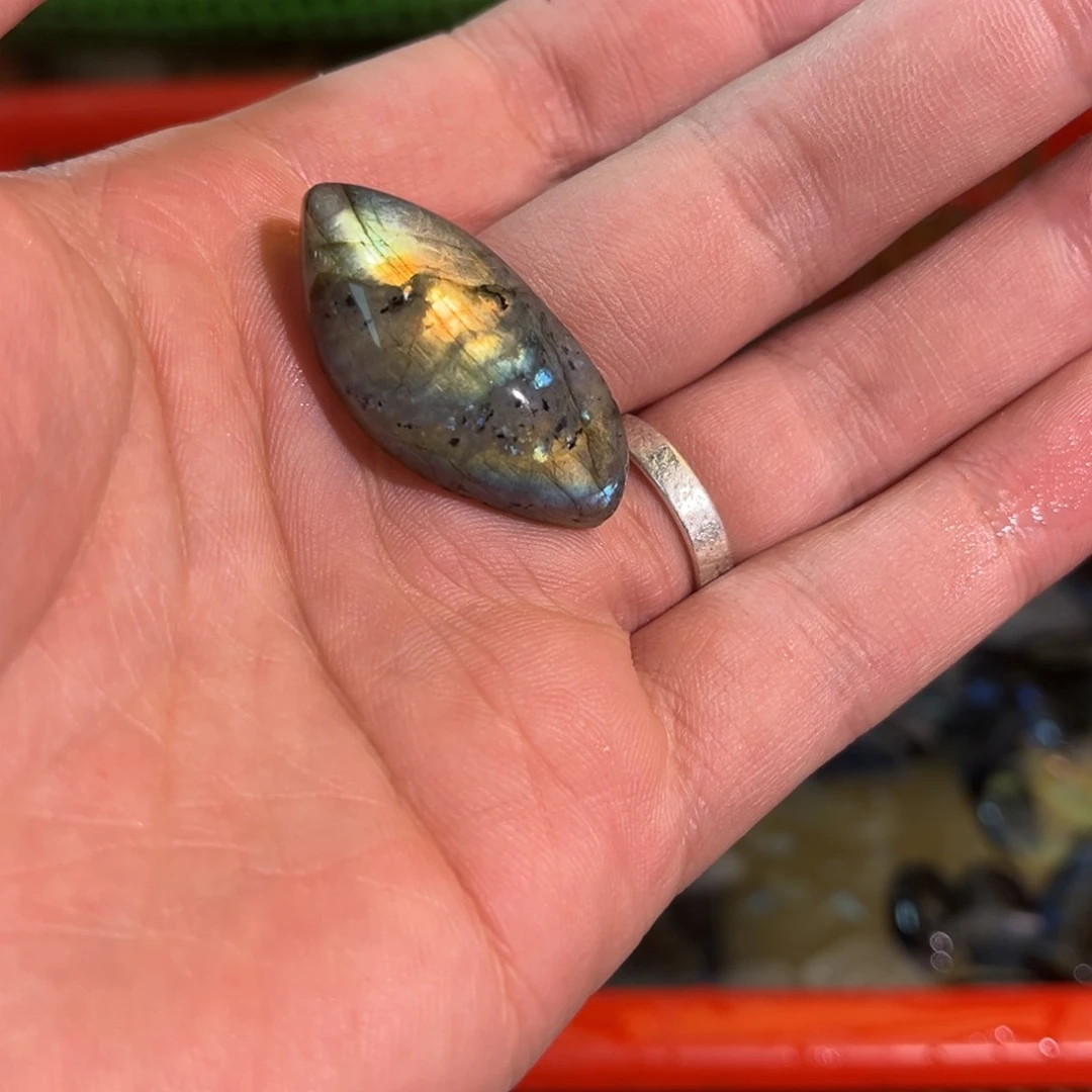 拉长石吊坠未镶嵌落**莹