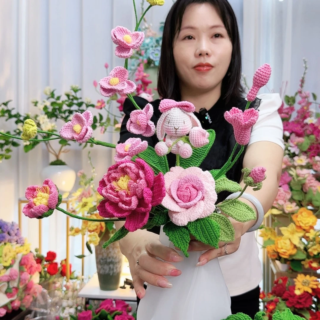 莱赛尔纤维棉手工钩织牡丹花束
