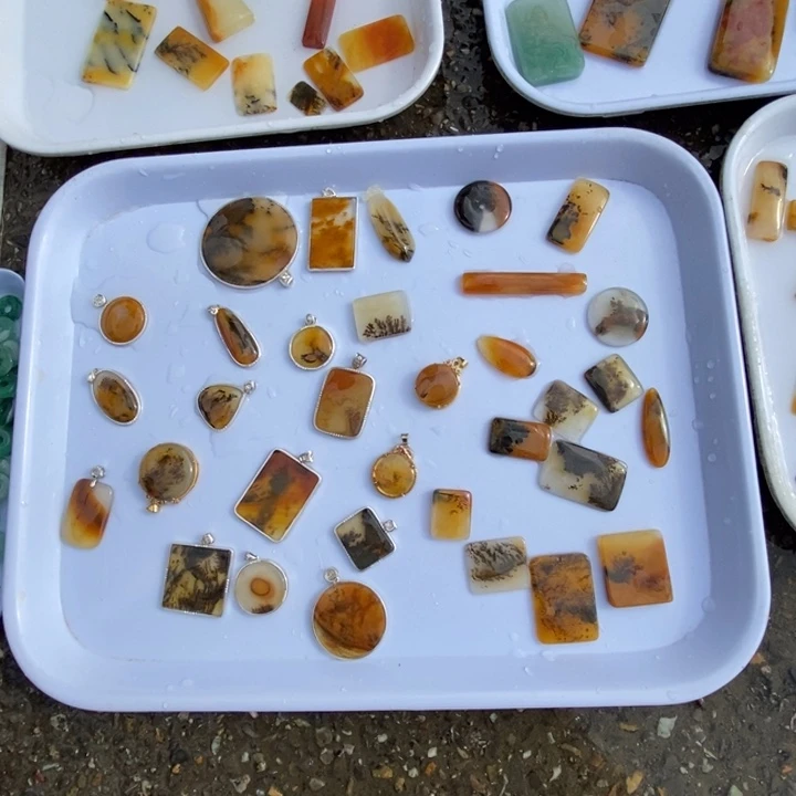 石英质玉（黄龙玉）合金吊坠