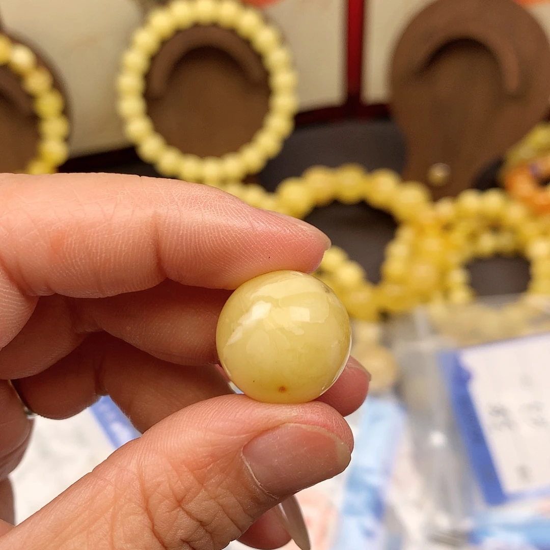 蜜蜡未镶嵌珠宝奇石18