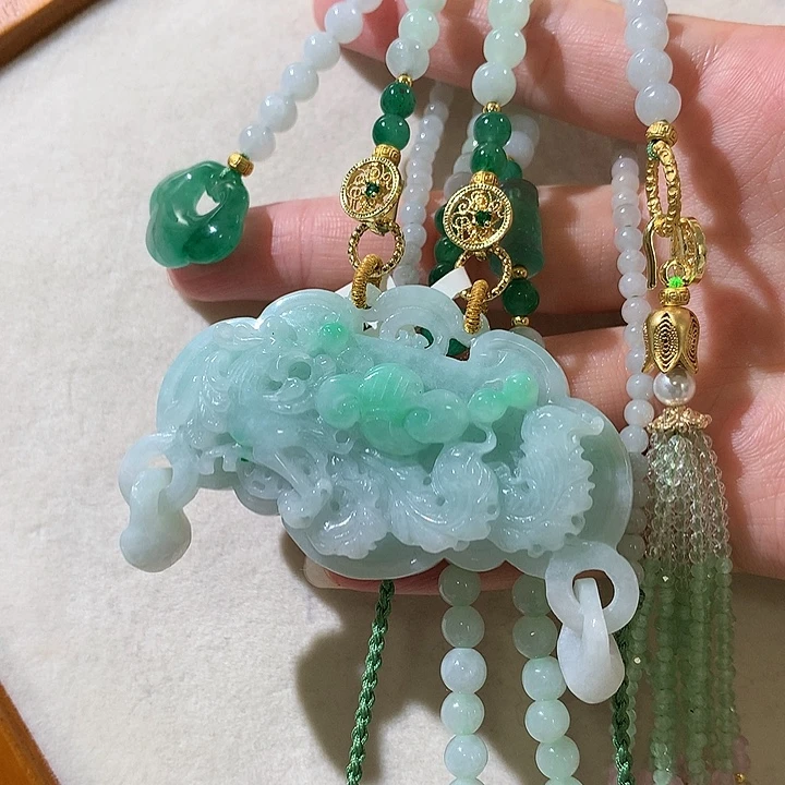 翡翠未镶嵌颈饰翡翠吊坠