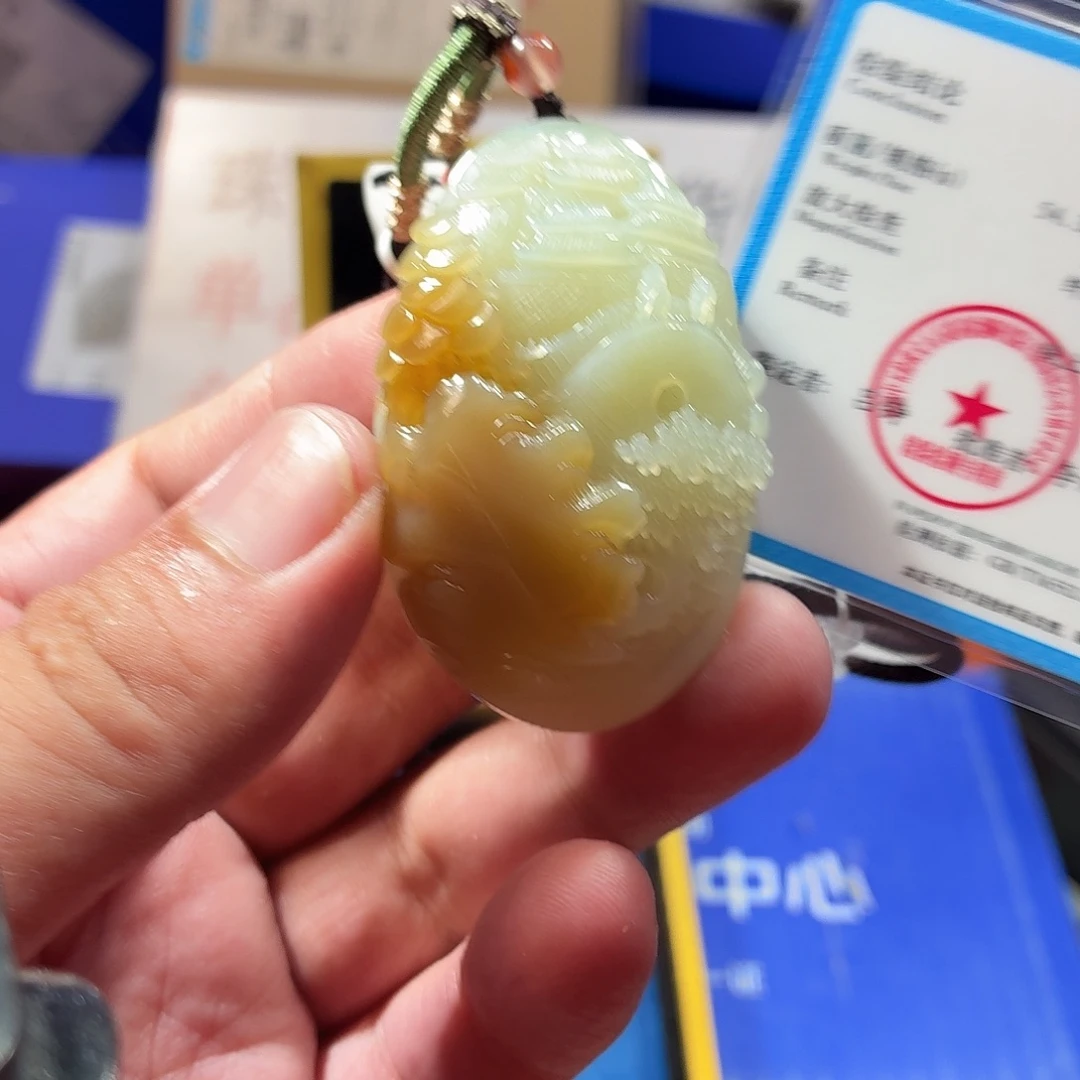 颈饰未镶嵌和田玉（糖玉）