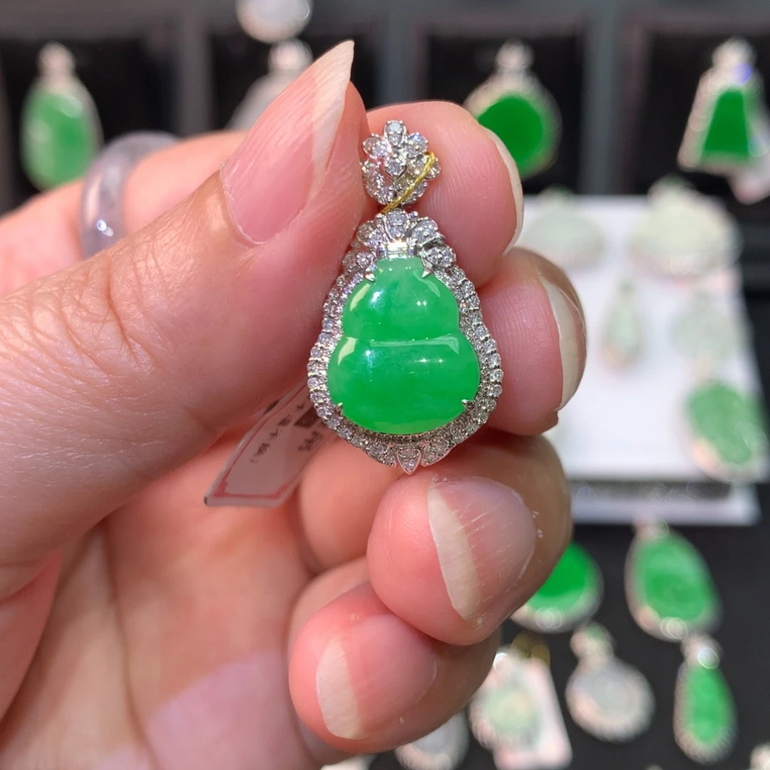 吊坠(不含链)18K金镶嵌翡翠