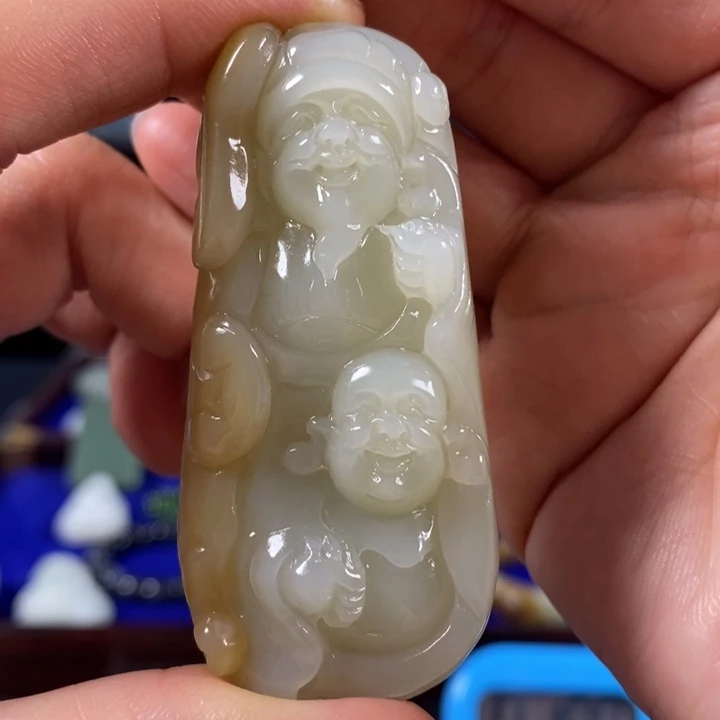 自***在和田玉未镶嵌颈饰