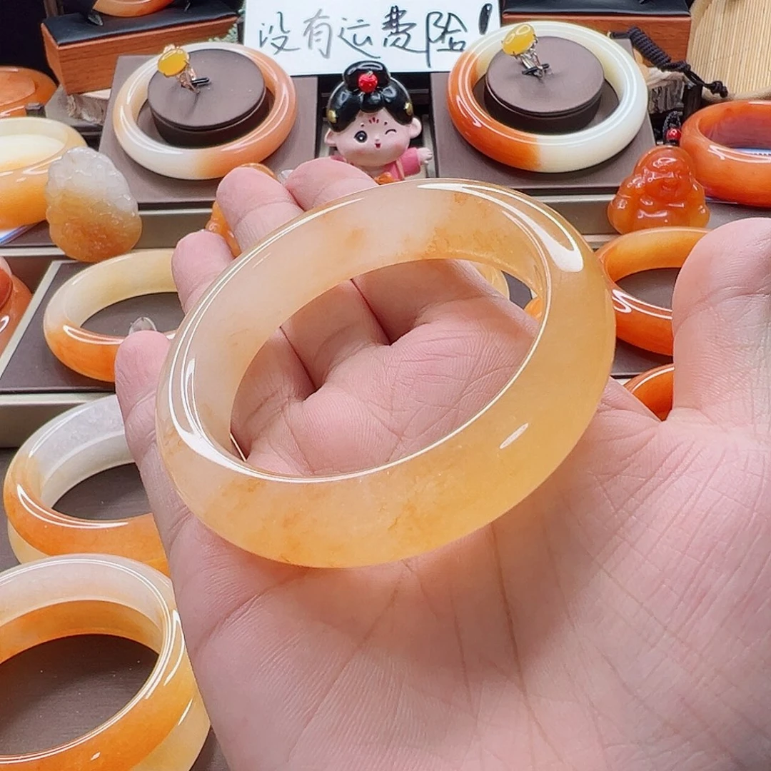 李***儿未镶嵌石英质玉（黄龙玉）手镯包容福利56.4