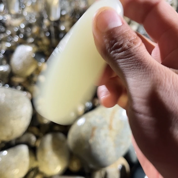 和田玉（糖玉）未镶嵌珠宝奇石