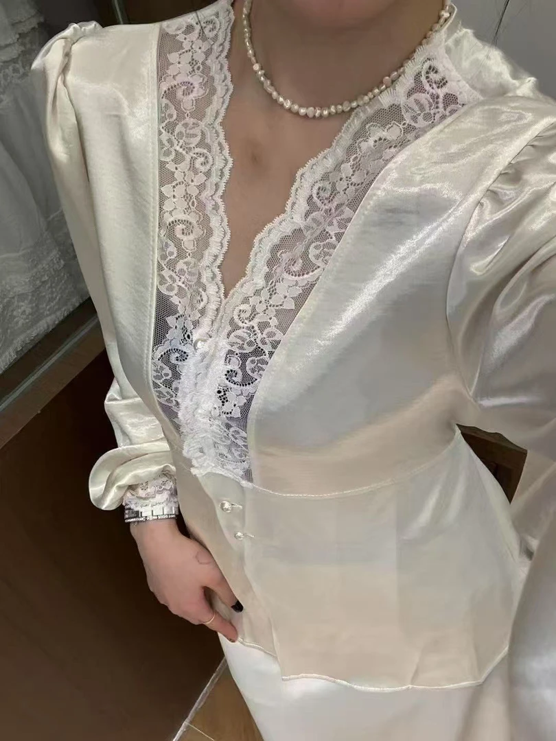 2025春季新款蕾丝V领可收腰缎面洋气上衣女时尚百搭显瘦衬衫