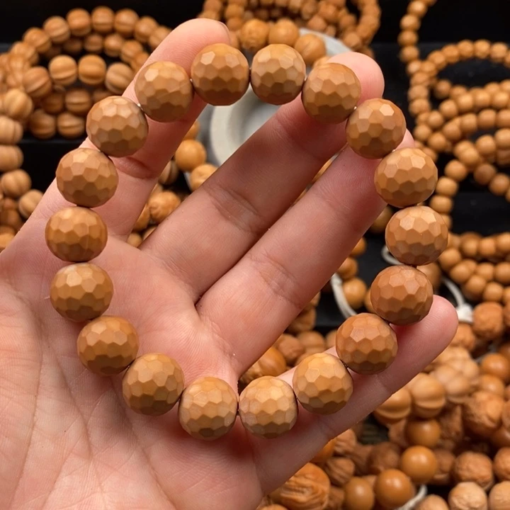 微瑕泛油二等钻面