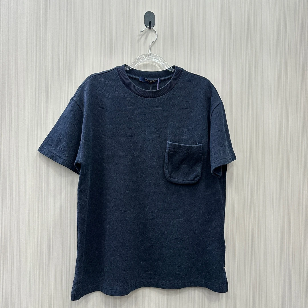 99新 LouisVuitton/路易威登 口袋满印黑色短袖 尺码：S 10466