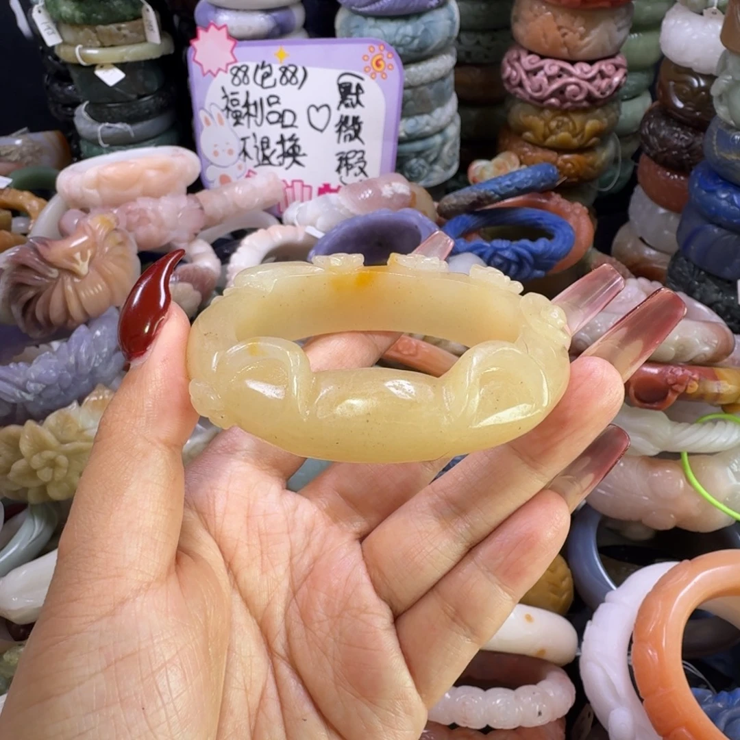 石英质玉（佘太翠）未镶嵌手镯17。58