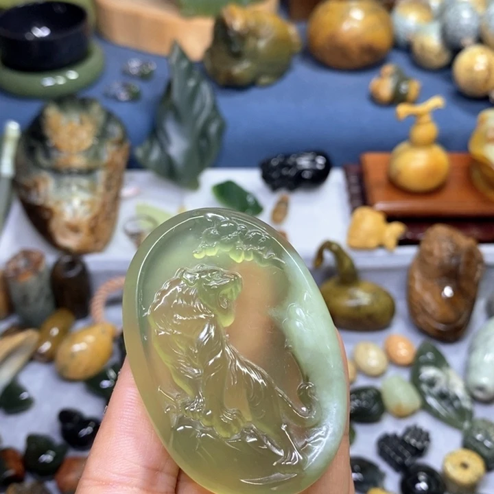 蛇纹石玉未镶嵌岫玉