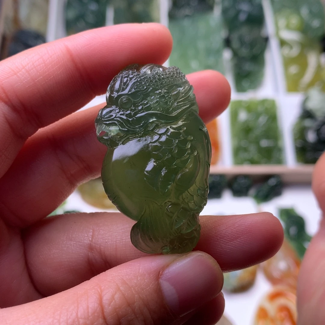 蛇纹石玉未镶嵌挂件龙宝
