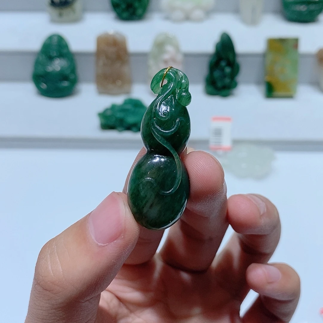 独山玉未镶嵌挂件