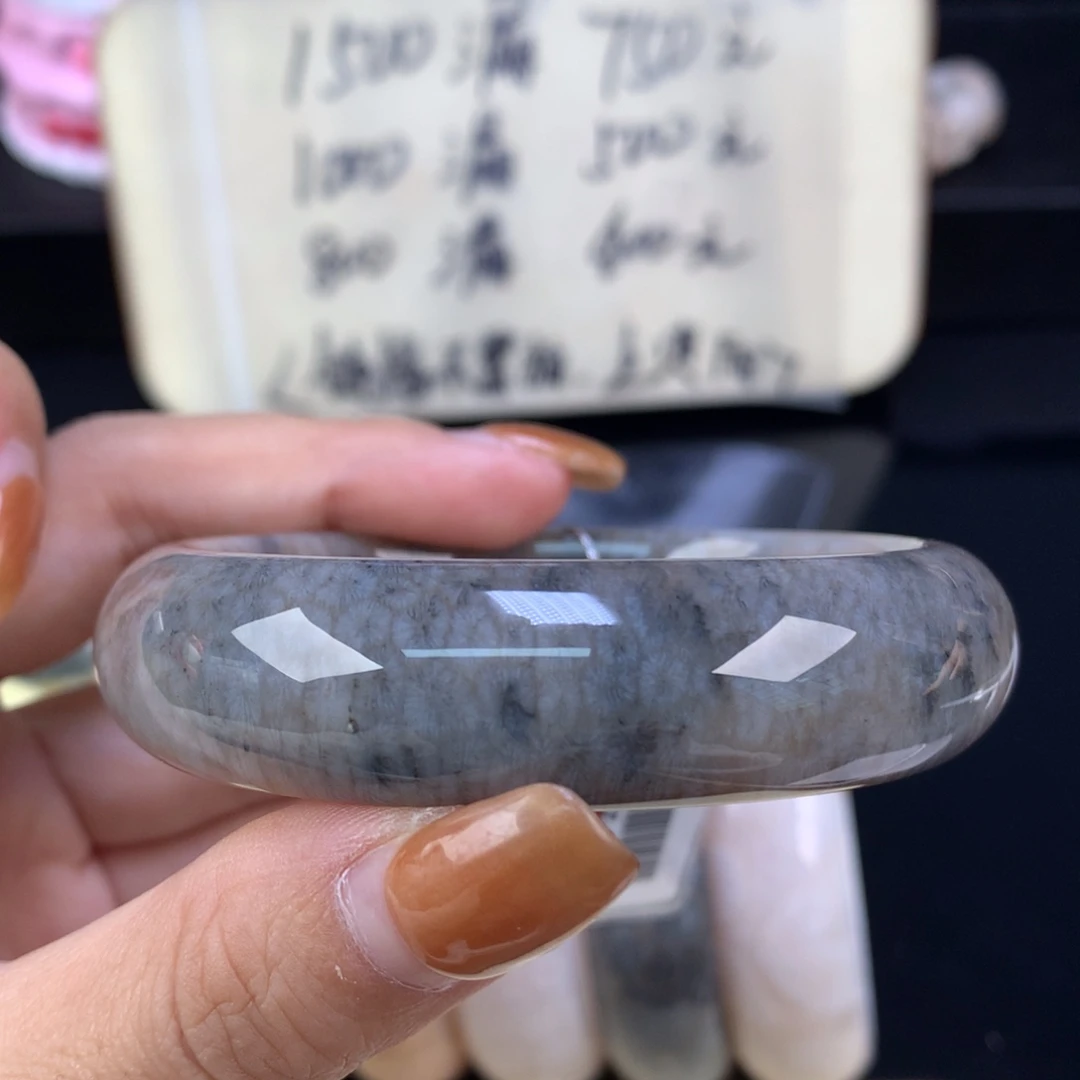 硅化珊瑚（珊瑚玉）未镶嵌颈饰精美手镯五折57口（54号）