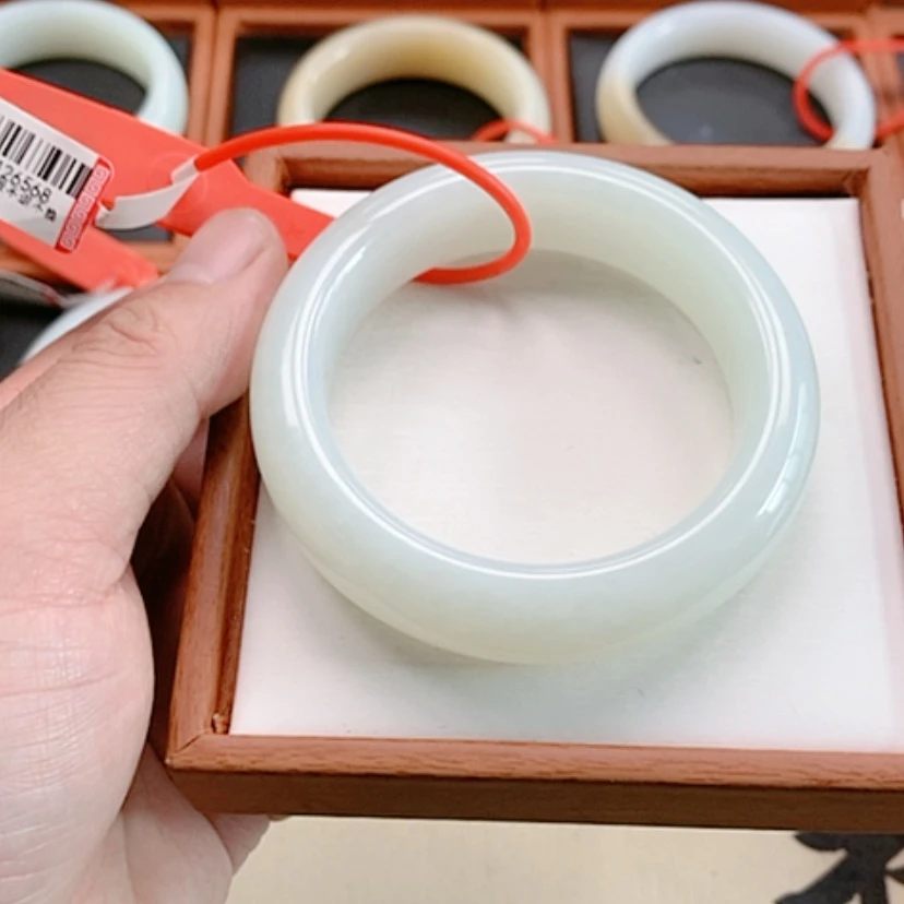 【闪购商品】未镶嵌手镯和田玉