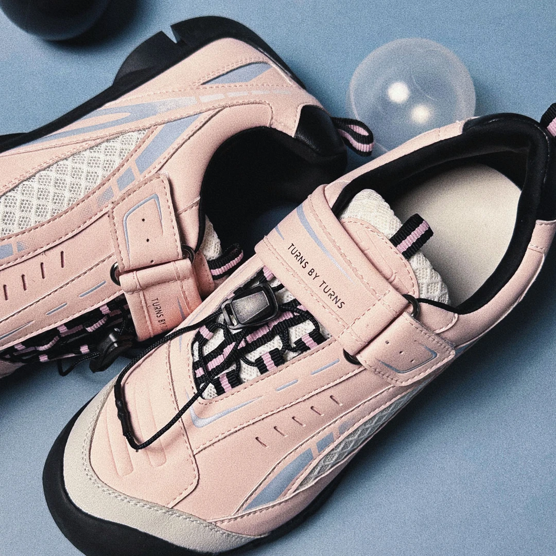 TURNS BY TURNSPunch系列魔术贴好看的乒乓球运动鞋