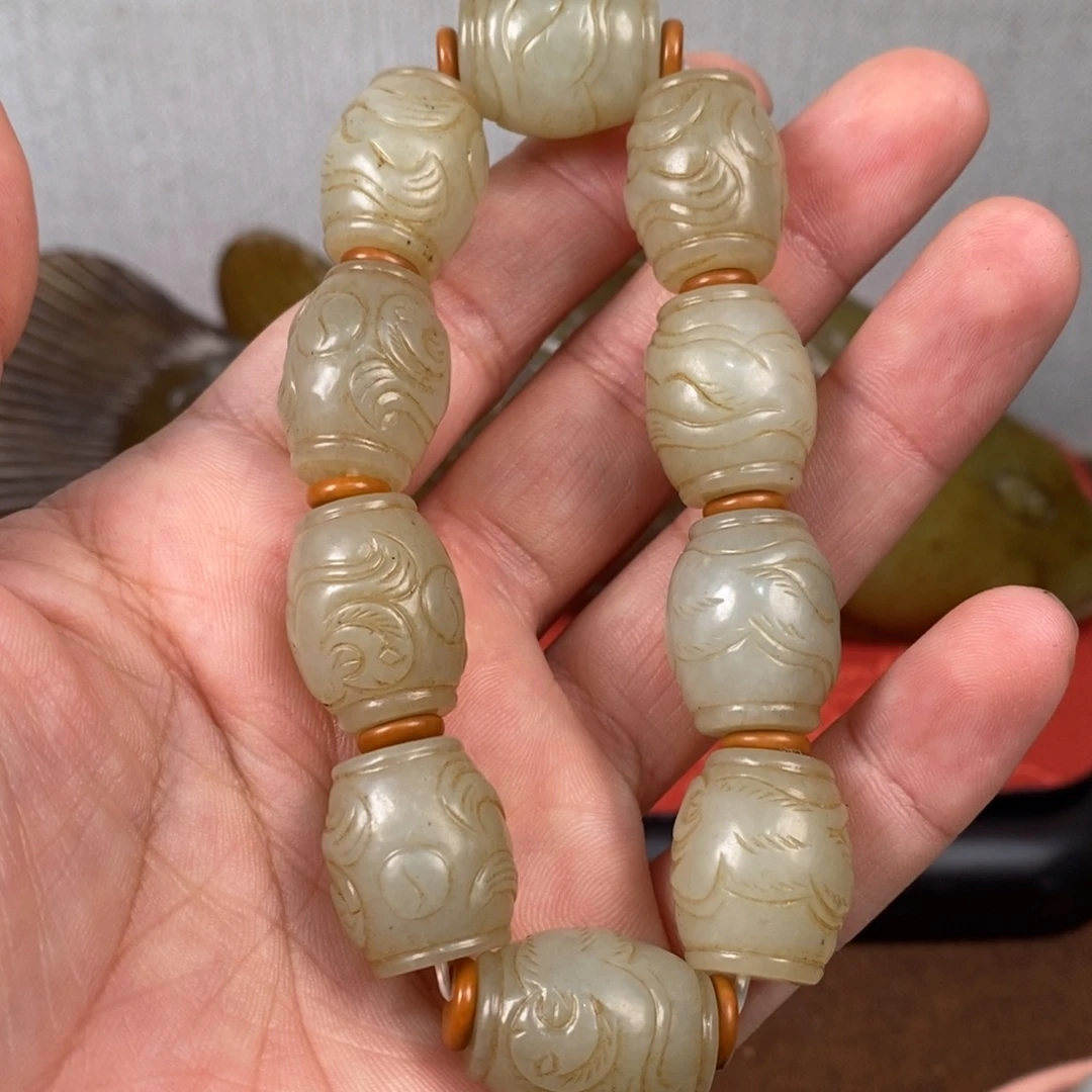 缪***哥非常精美的脖挂件