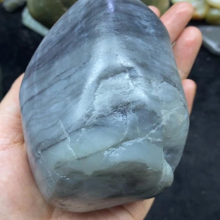 未镶嵌和田玉（糖玉）挂件崖*
